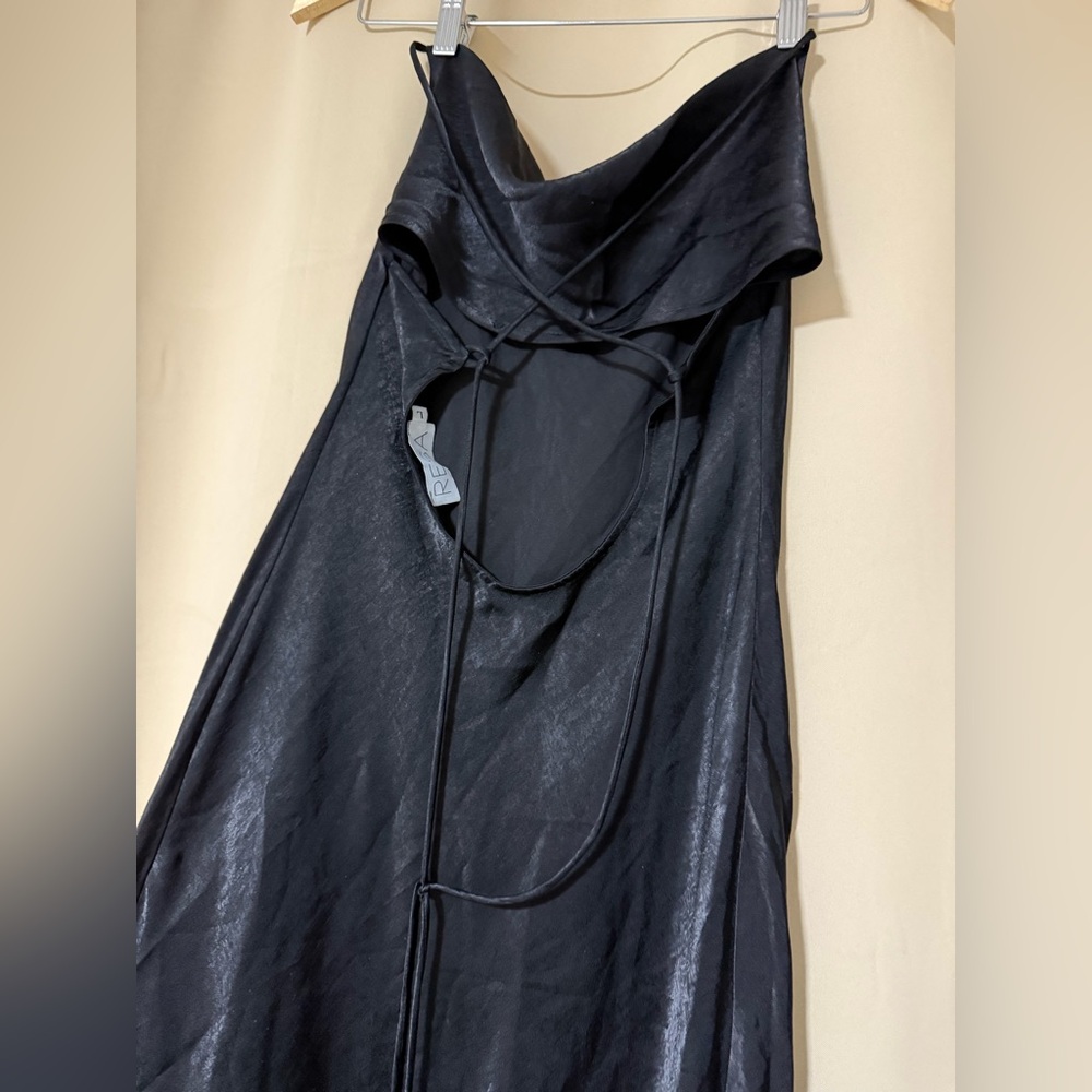 🔥 🔥 Summer Sale! Revolve Black Side Slit Satin Dress - Picture 8 of 8
